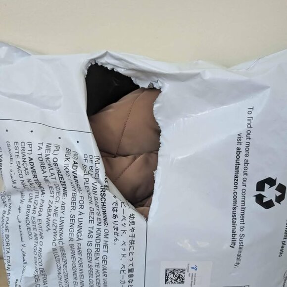 Amazon Essentials Women's Medium Camel Mid Length Puffer Coat - Picture 7 of 10